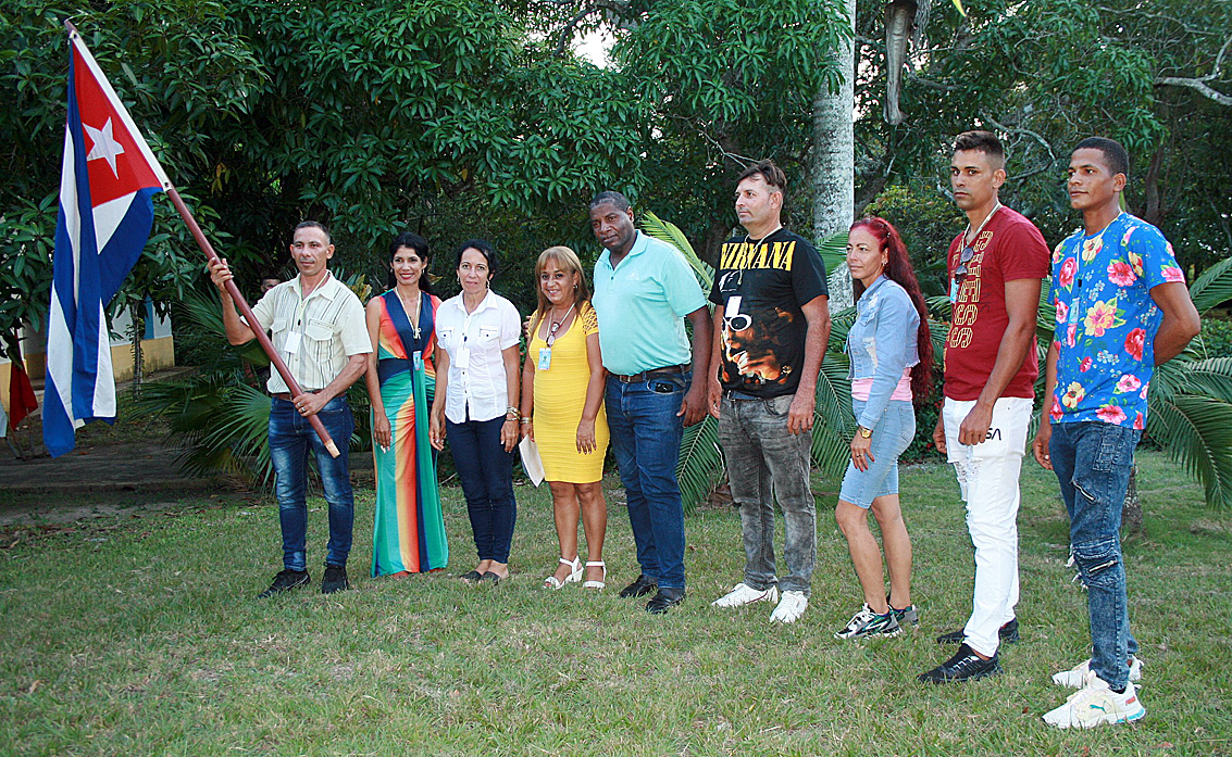 Presencia1 delegación de Las Tunas a III Conferencia Nacional del SNTA