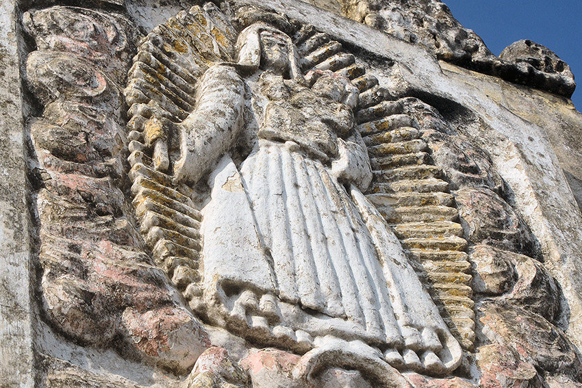 Funerary art at Major General Vicente García Municipal Cemetery, Las Tunas.