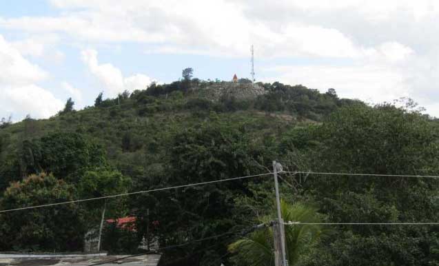 The Caisimú Hill