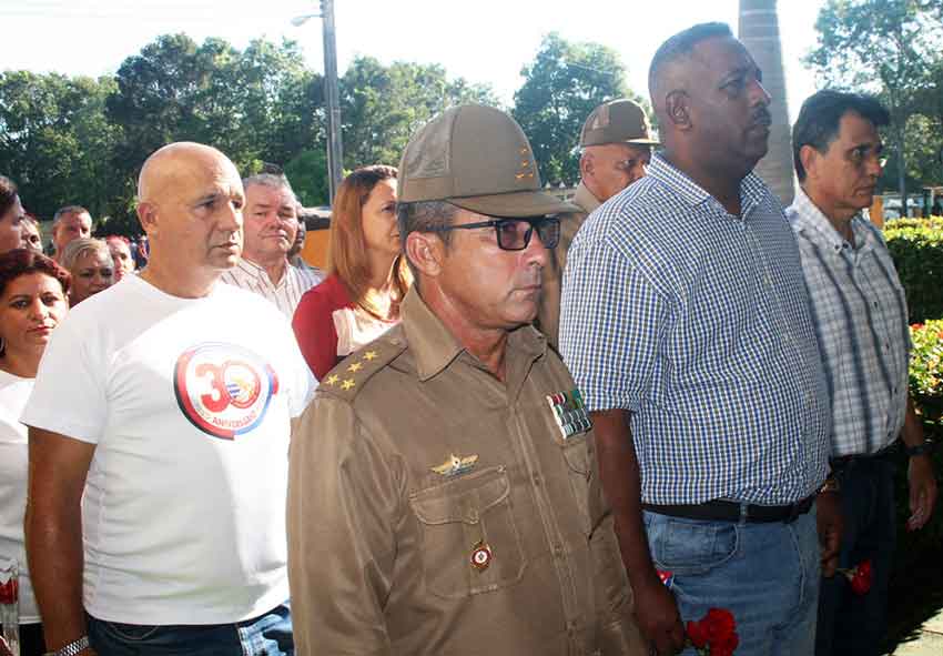 Rinden tributo al Héroe de la República de Cuba y del Trabajo,  y viceministro primero de las FAR, General de Cuerpo de Ejército Ramón Espinosa Martín. 