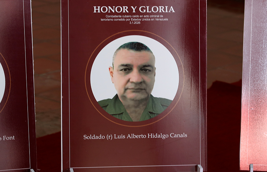 The people gathered to pay posthumous tribute to the brave combatants fallen on Venezuelan soil.