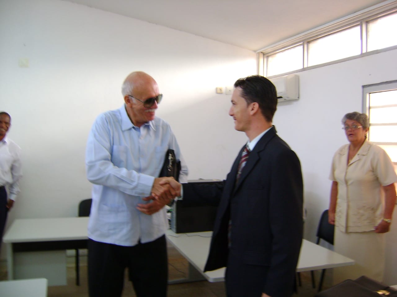 profesor padre las tunas 3
