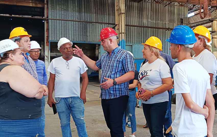 El presidente de la Comisión Organizadora del 22 Congreso Obrero conversó con directivos y trabajadores de Metunas.
