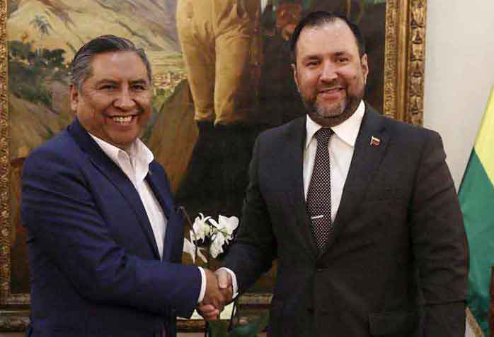 Foreign Ministers Yvan Gil, from Venezuela, and Rogelio Mayta, from Bolivia.