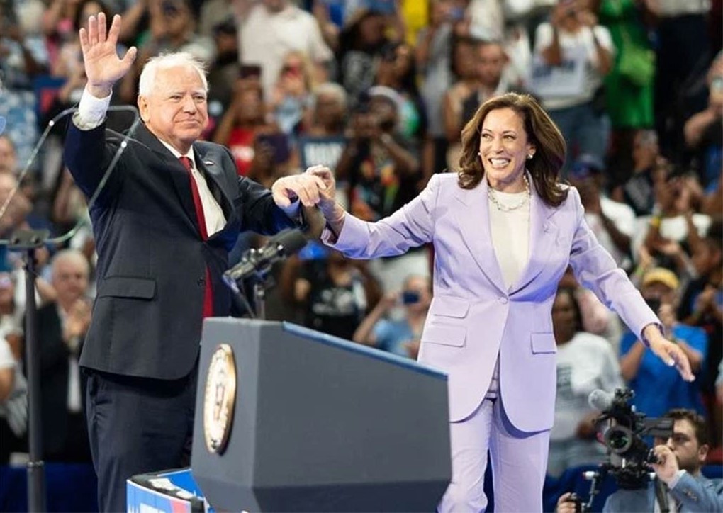 Kamala Harris y Tim Walz en Las Vegas 1
