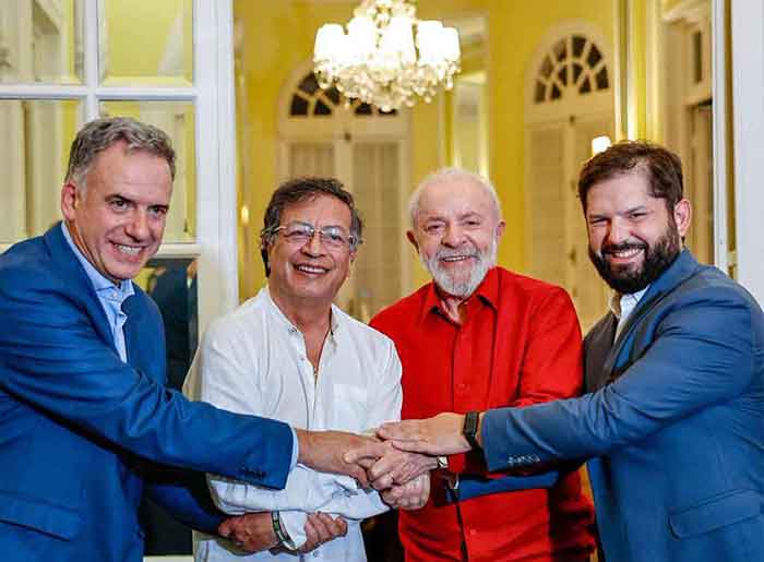 Photo taken during a Petro's meeting with his counterparts from Brazil, Chile, and Uruguay.