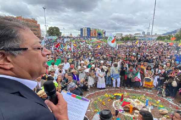 Pueblos ancestrales posesionaron al nuevo gobierno de Colombia