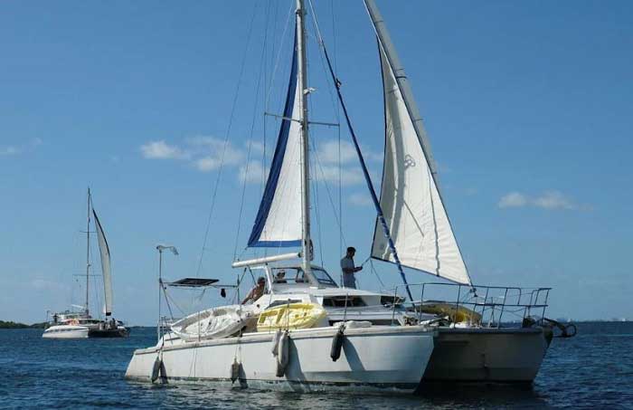 The convoy departed for Cuba with humanitarian aid. 