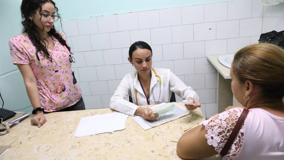 El hospital "Guevara" impulsa proyectos de superación profesional.