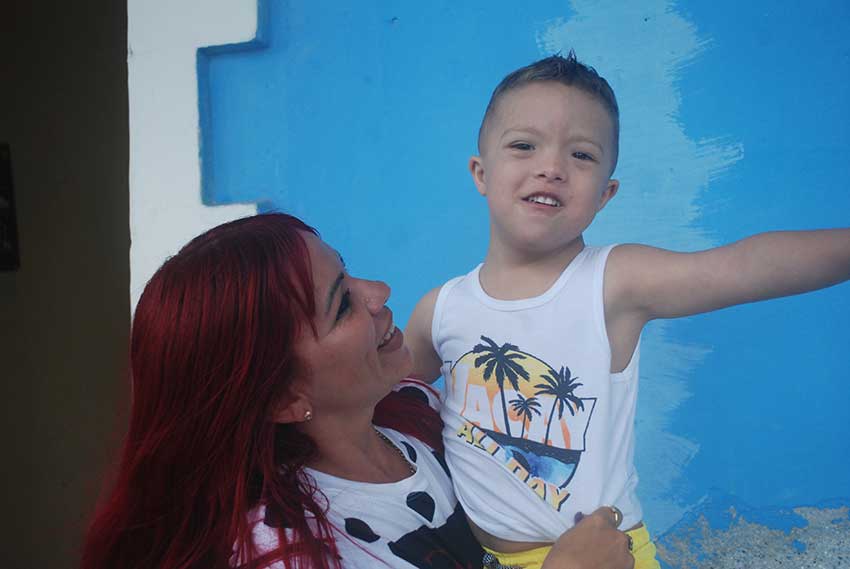 Alexander Orlando Bello Ballagas tiene tres años y es un niño alegre.