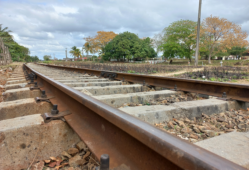 vias ferrocarriles Las Tunas cuba
