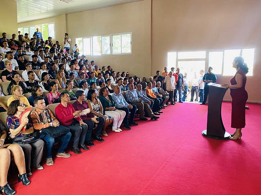El nuevo curso escolar trajo consigo la reinauguración del anfiteatro de la universidad tunera.
