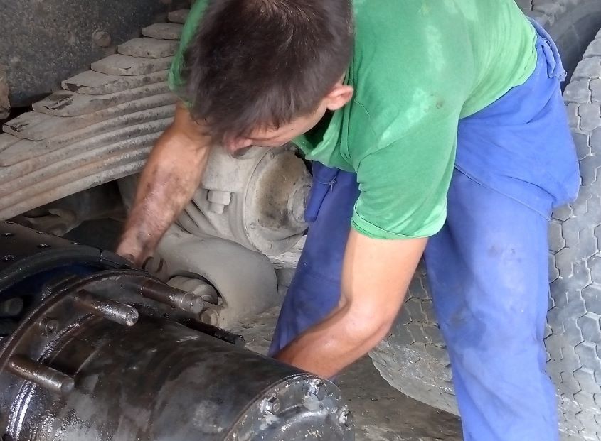 Alistan camiones para zafra en Majibacoa 1