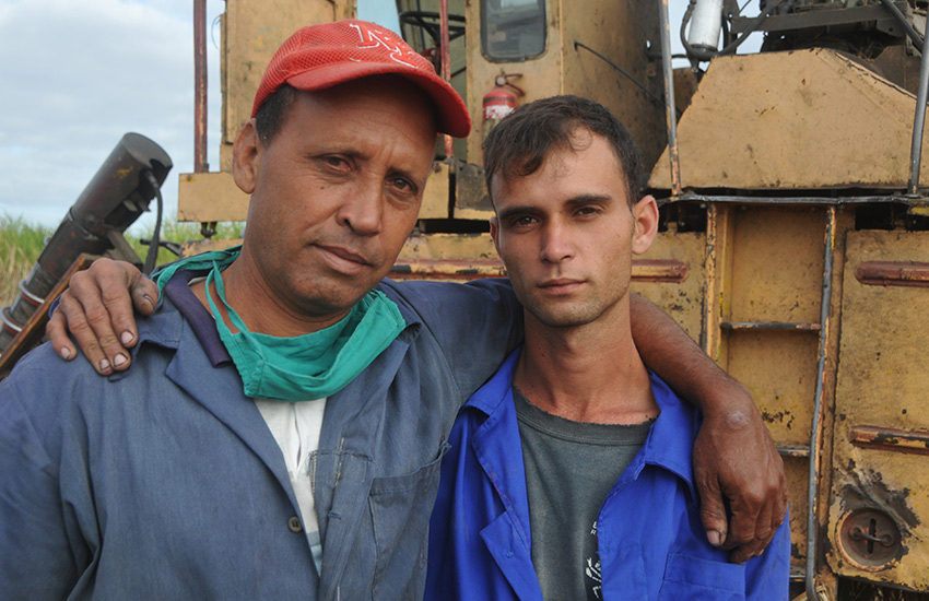 Foto 2 Unidos por lazos familiares y labores. José Miguel y josé Luis. Padre e hijo